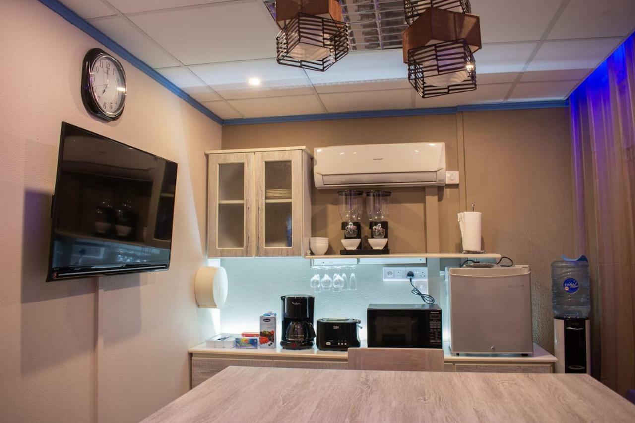 Hotel Styled Apartment In Heart Of 쿠아트레 보르네 외부 사진